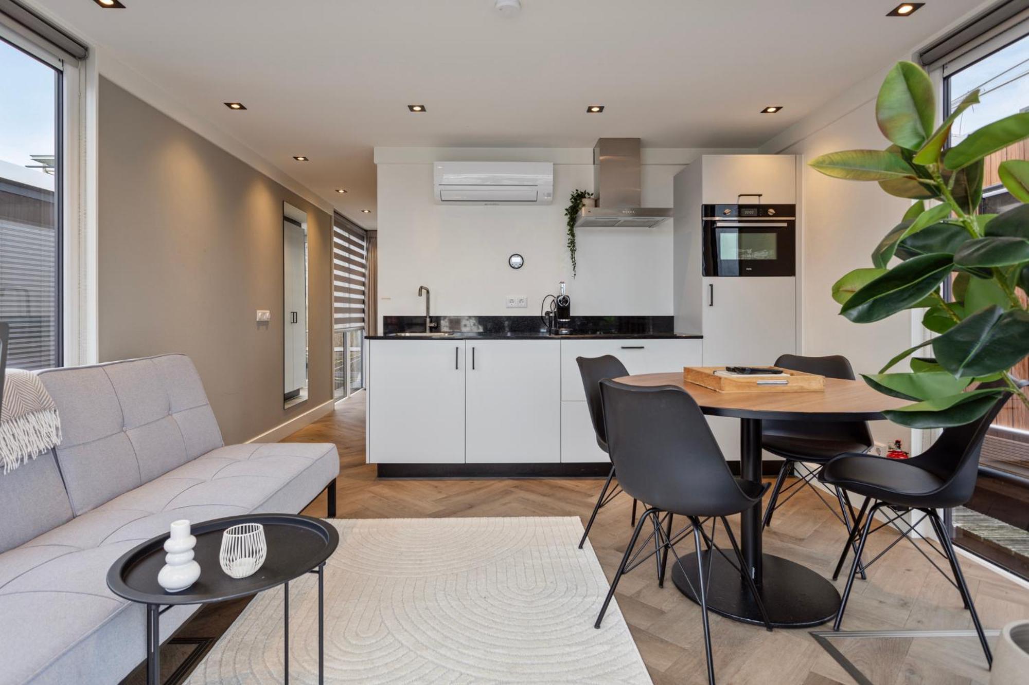 Luxurious Waterloft Near Beach And Centre By Weltevreden Experience Ζεεβόλντε Εξωτερικό φωτογραφία