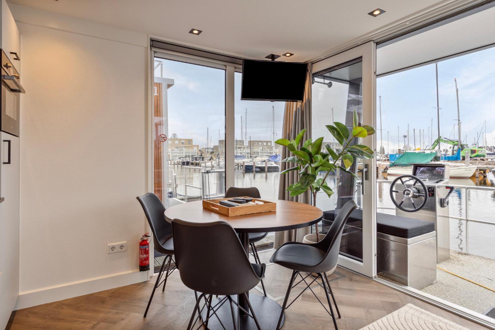 Luxurious Waterloft Near Beach And Centre By Weltevreden Experience Ζεεβόλντε Εξωτερικό φωτογραφία